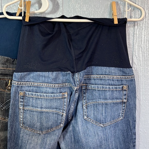 5 for $10 💜 Maternity pants and shorts bundle - Picture 7 of 10